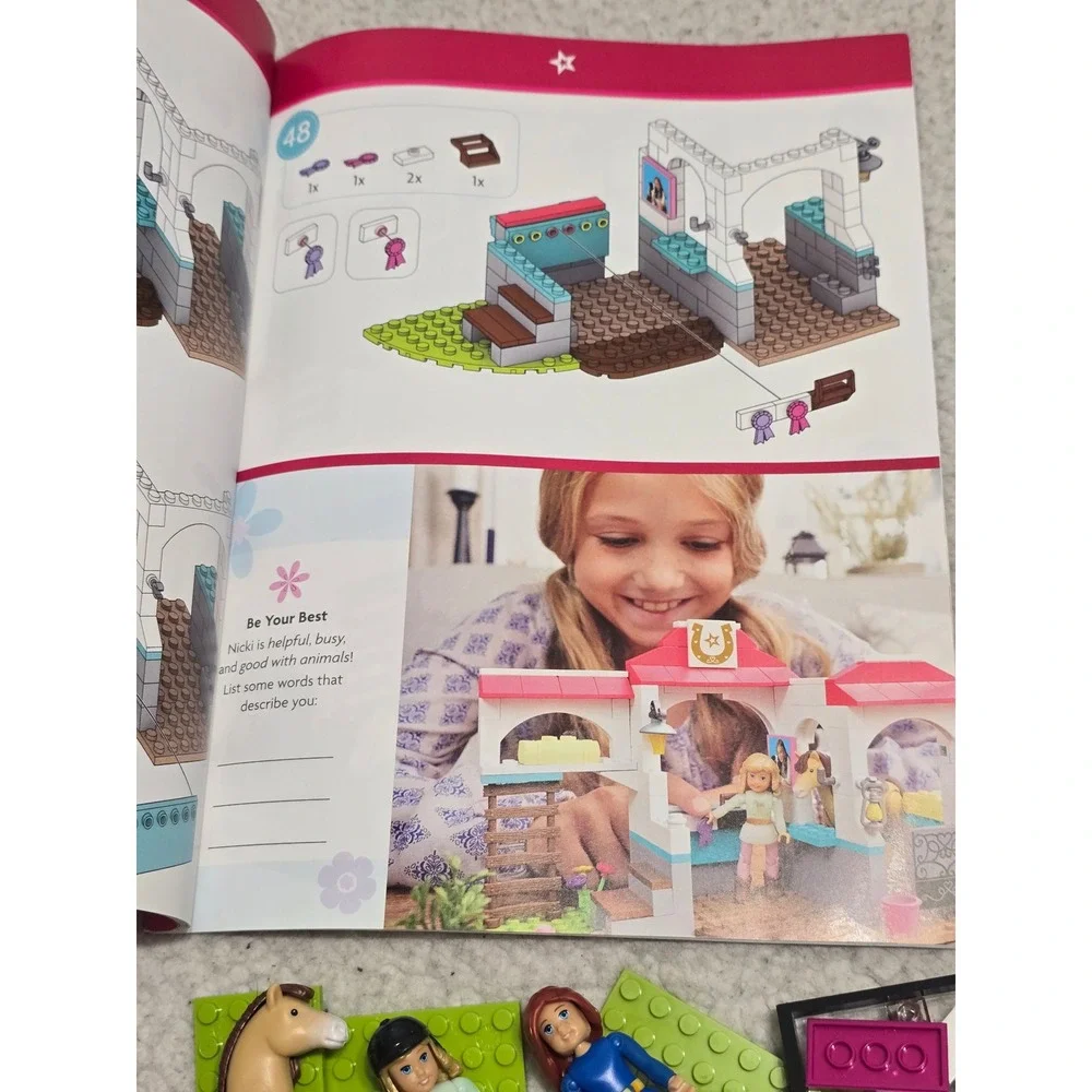 American Girl Nicki's Horse Stables Mega Bloks Construction Set DPK85 Figures